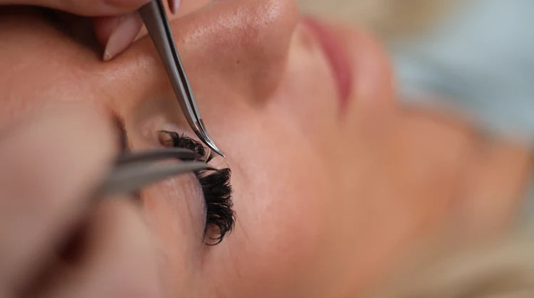 Starter-Klasse: UV-LED-Wimpernverlängerung